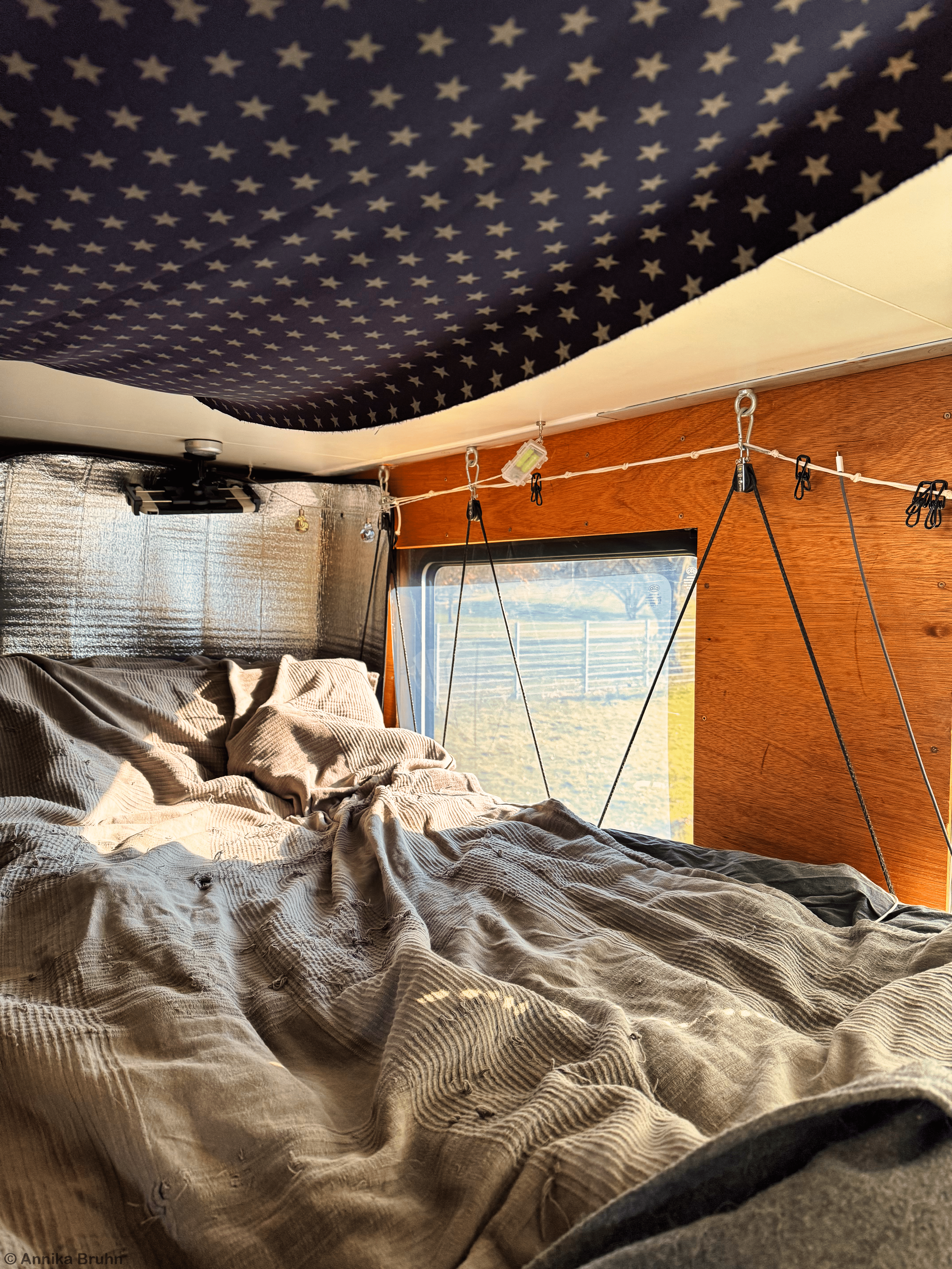 Geschafft wir können nun auch aus dem Bett hinaus schauen